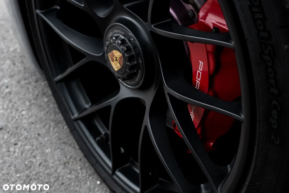 Porsche 911 Carrera GTS PDK - 28