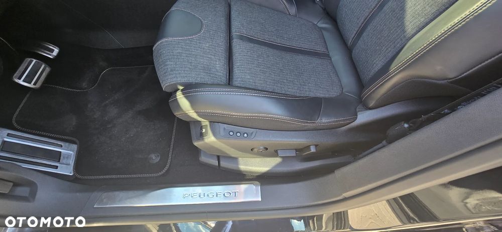 Peugeot 3008 THP 165 EAT6 Stop & Start Allure - 21