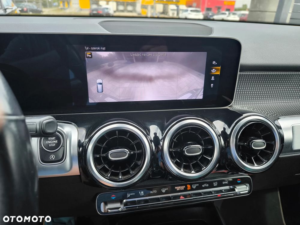 Mercedes-Benz GLB - 25