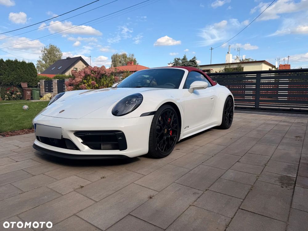 Porsche 911 Carrera 4 GTS - 1