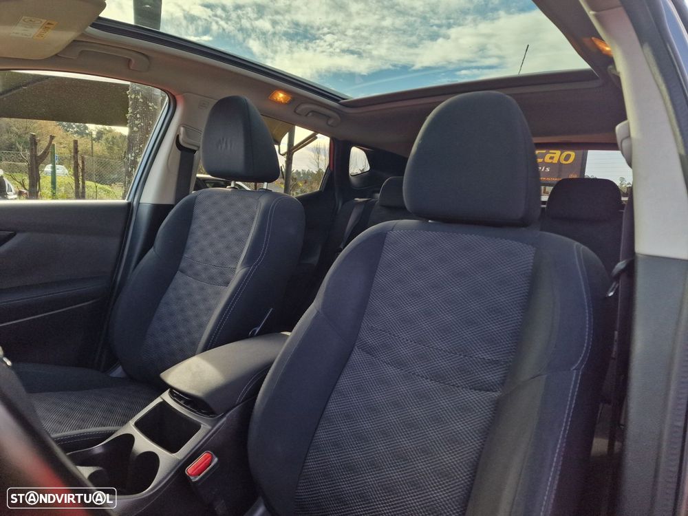 Nissan Qashqai 1.5 dCi N-Connecta - 11