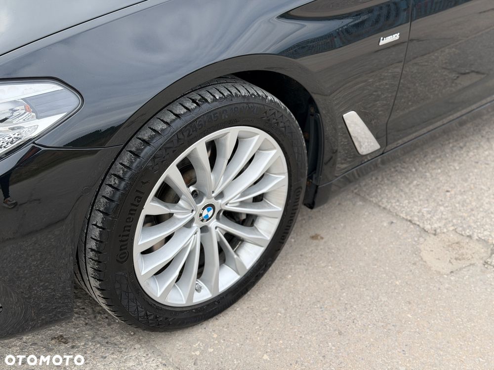 BMW Seria 5 530d xDrive Luxury Line - 9