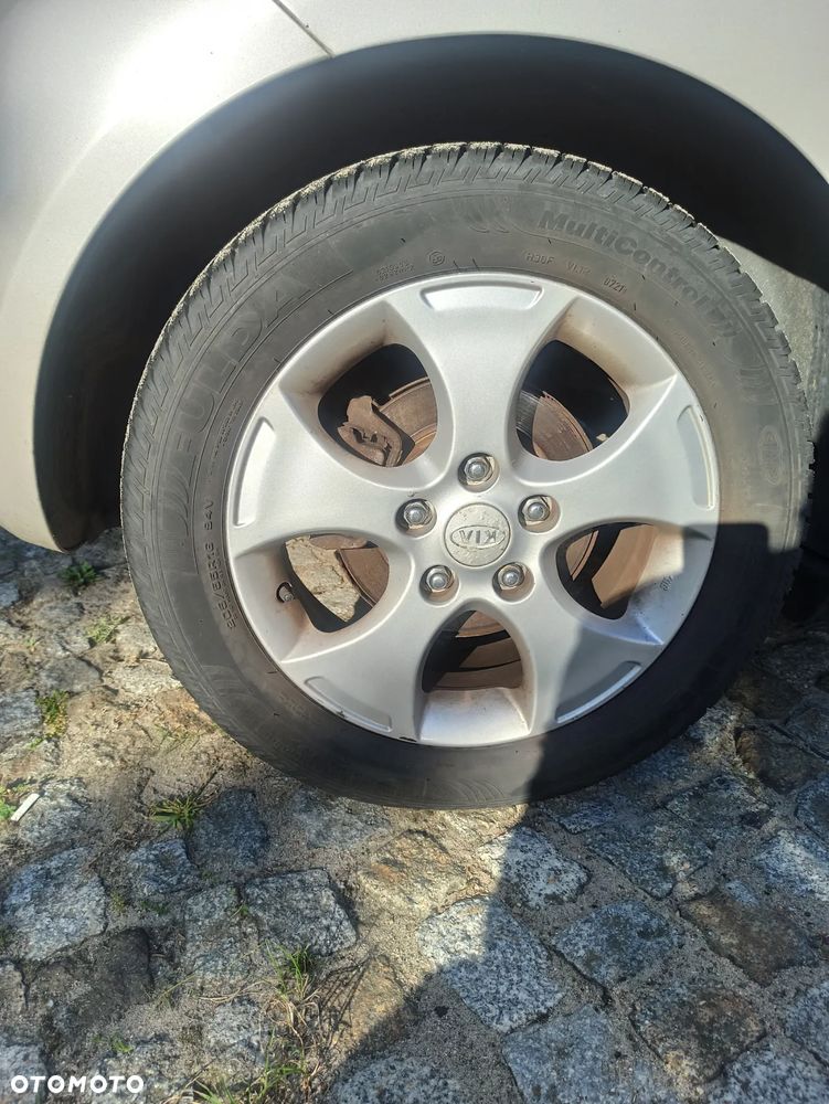 Kia Venga 1.6 L - 7