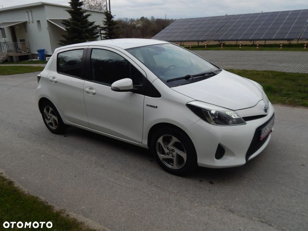 Toyota Yaris Hybrid 100 Life - 6