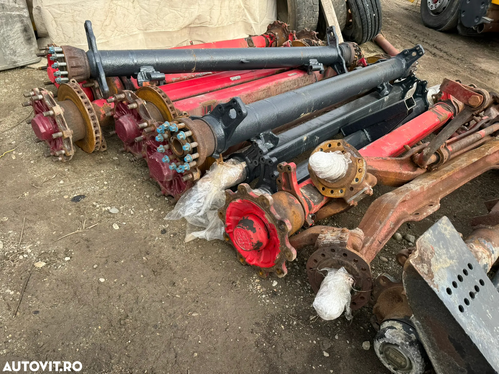 Piese din dezmembrari semiremorca AXE , BUTUCI cu rulmenti , Bride , Arcuri , Prezoane , Jante : SAF , BPW eco eco plus , Samro , ROR , SMB , GIGANT , TRAILOR , Schmitz, Mercedes , KOGEL TRAX - 6