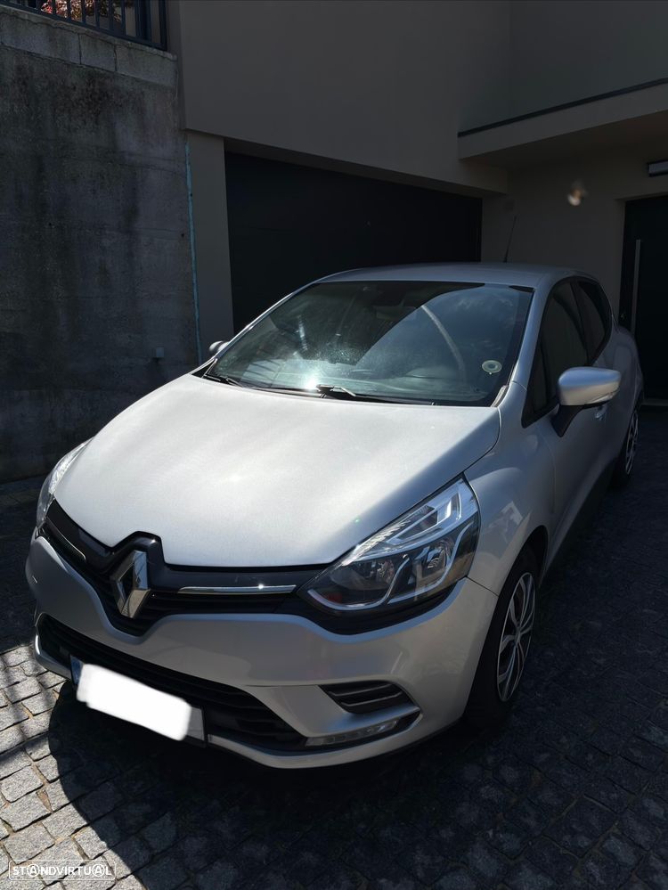 Renault CLIO - 1