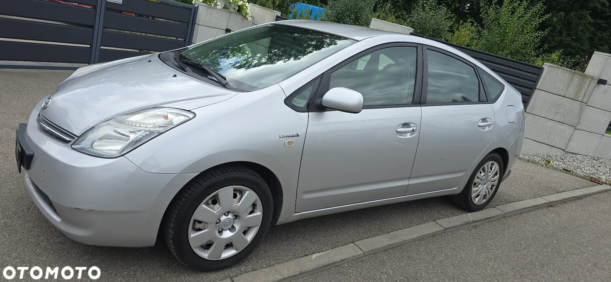 Toyota Prius (Hybrid) Comfort - 3
