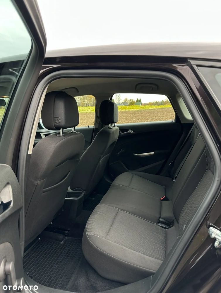 Opel Astra 1.6 Enjoy - 10