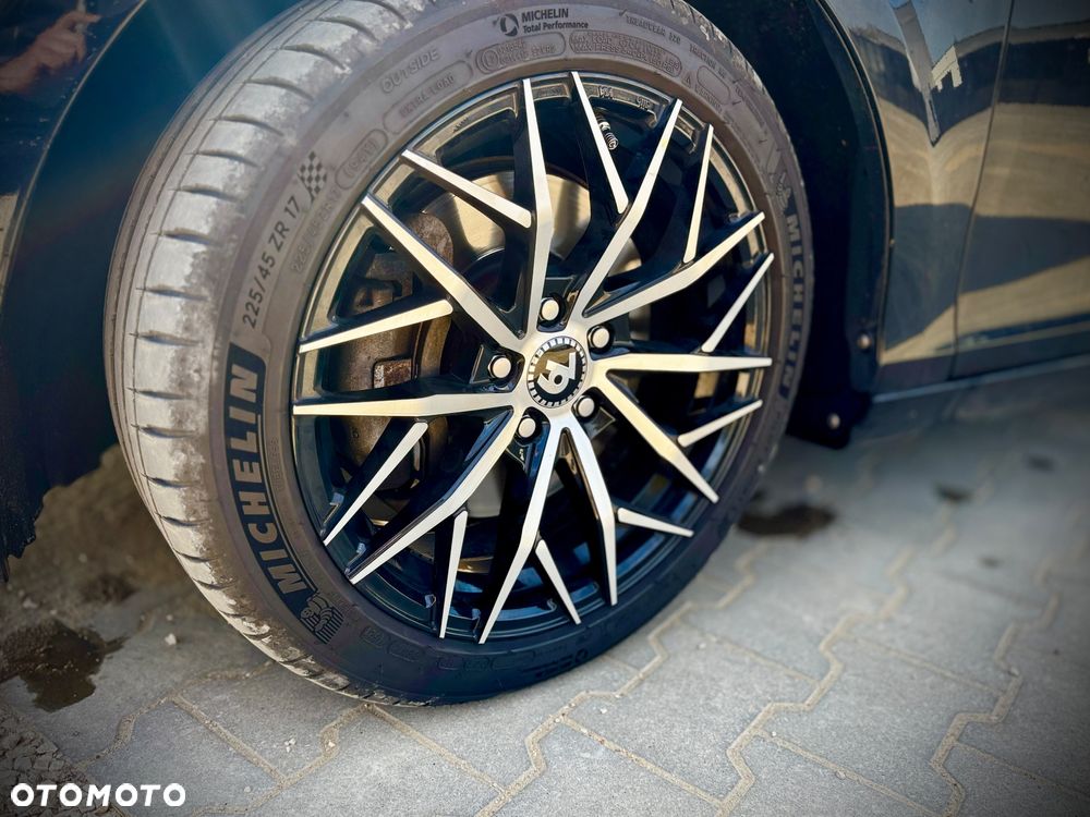 Volvo V40 D4 Drive-E R-Design Momentum - 30