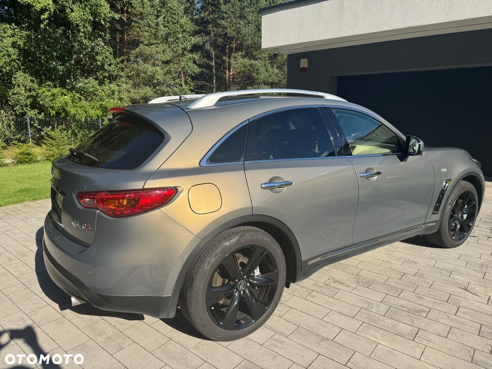 Infiniti QX70 - 4