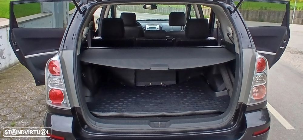 Toyota Corolla Verso - 7