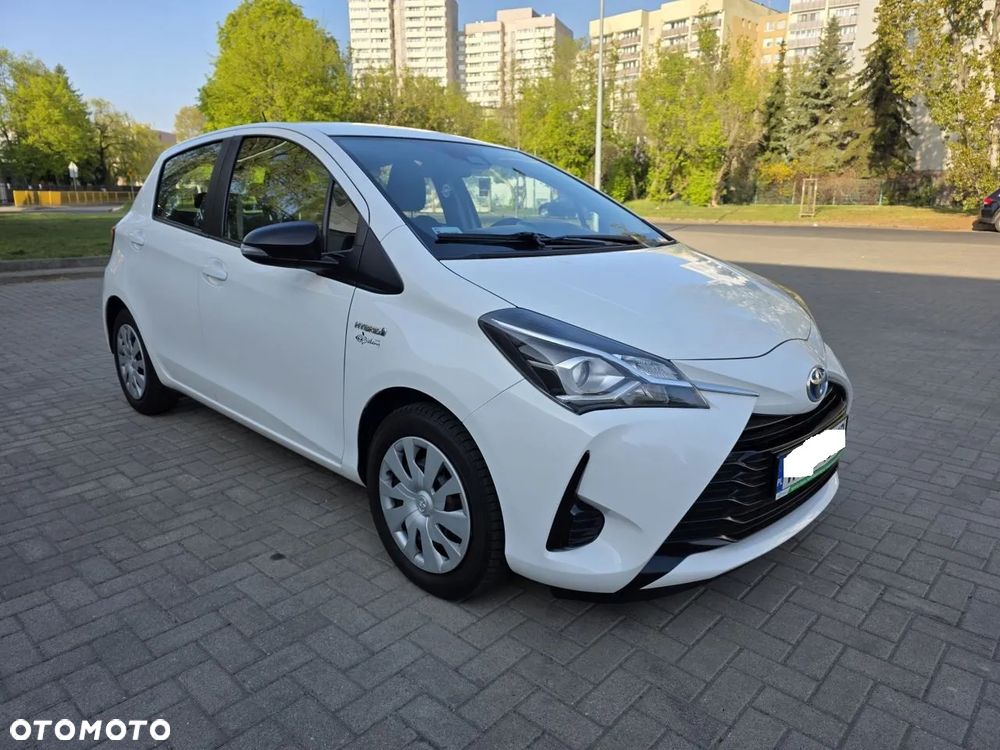 Toyota Yaris Hybrid 100 Active - 22