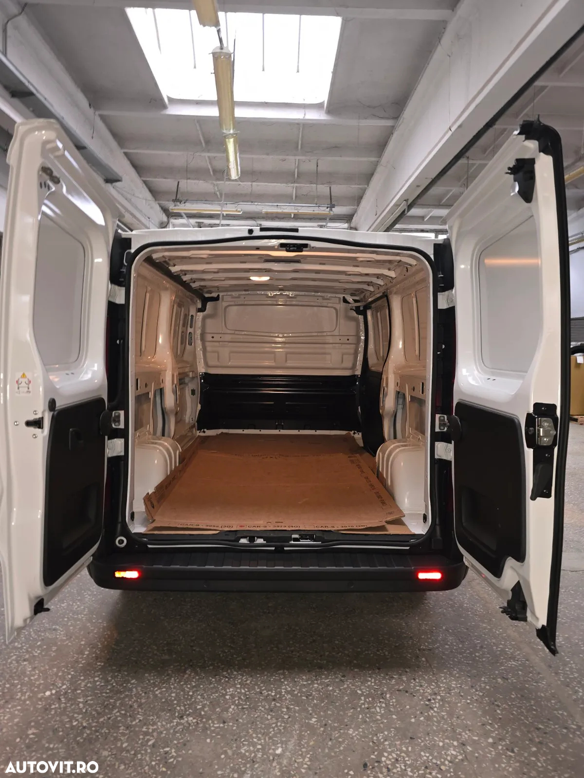 Renault TRAFIC - 16