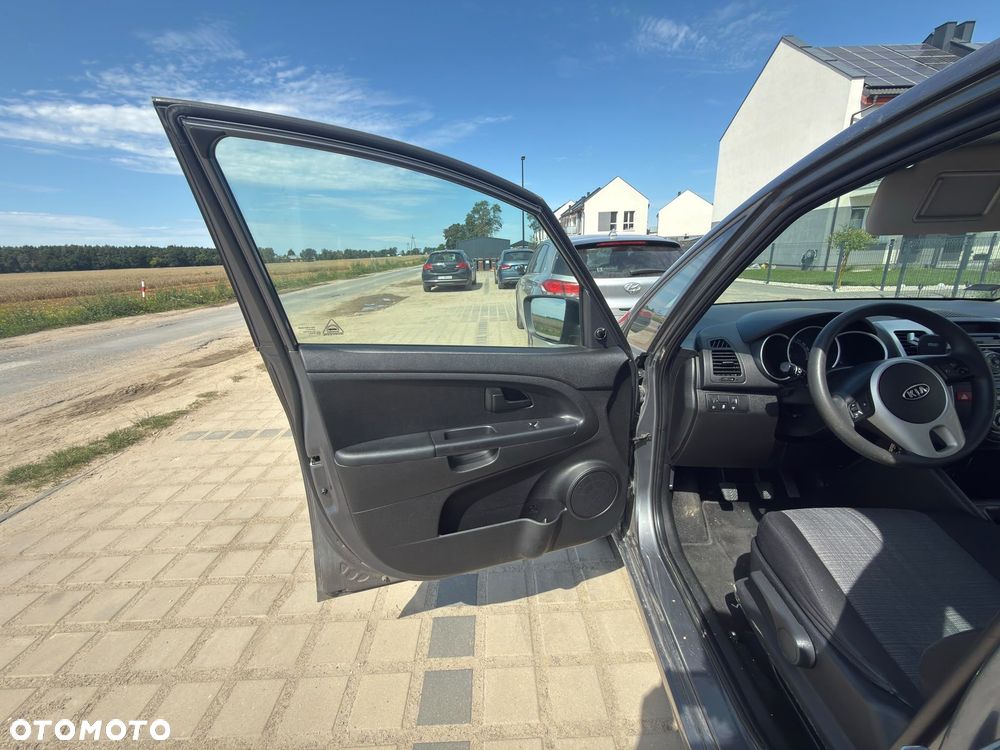 Kia Venga - 9