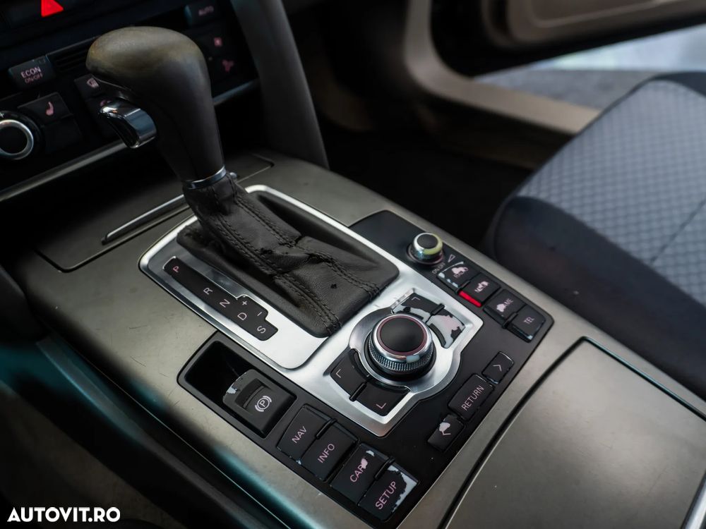 Audi A6 2.7 TDI DPF Avant quattro Aut - 31