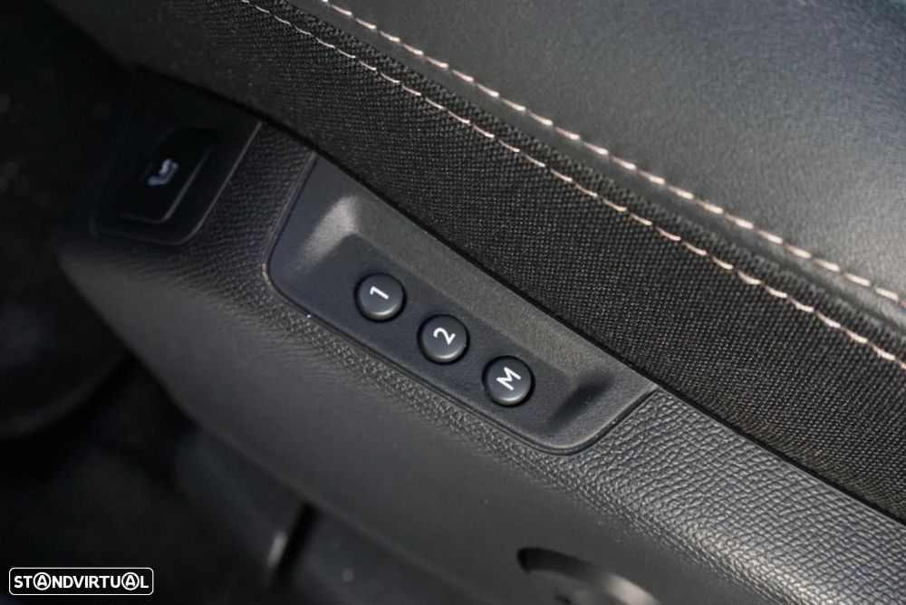 Peugeot 3008 1.5 BlueHDi GT EAT8 - 32