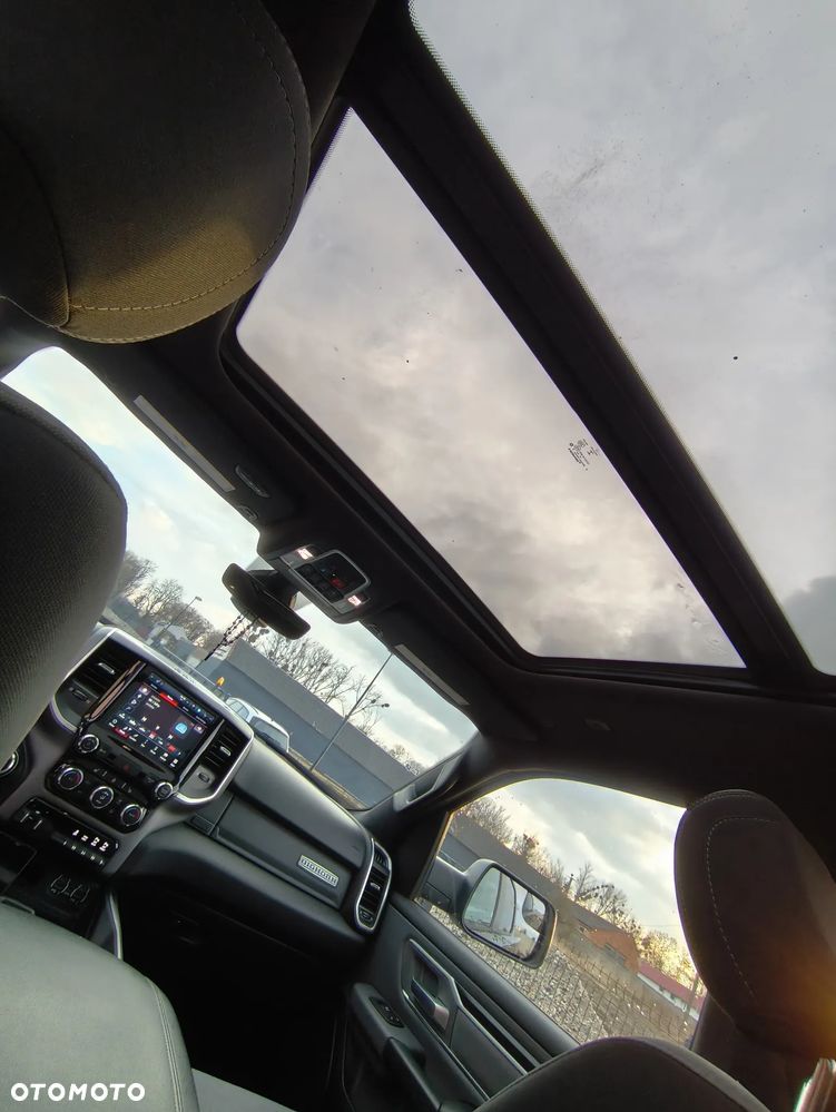 RAM 1500 Crew Cab Shortbed Bighorn - 26