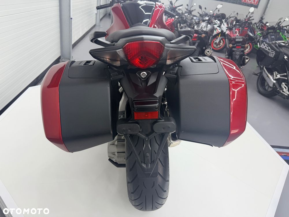 Honda VFR - 17