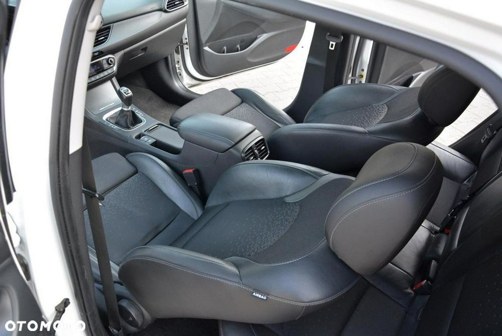 Hyundai i30 1.4 T-GDI Premiere Luxury - 20