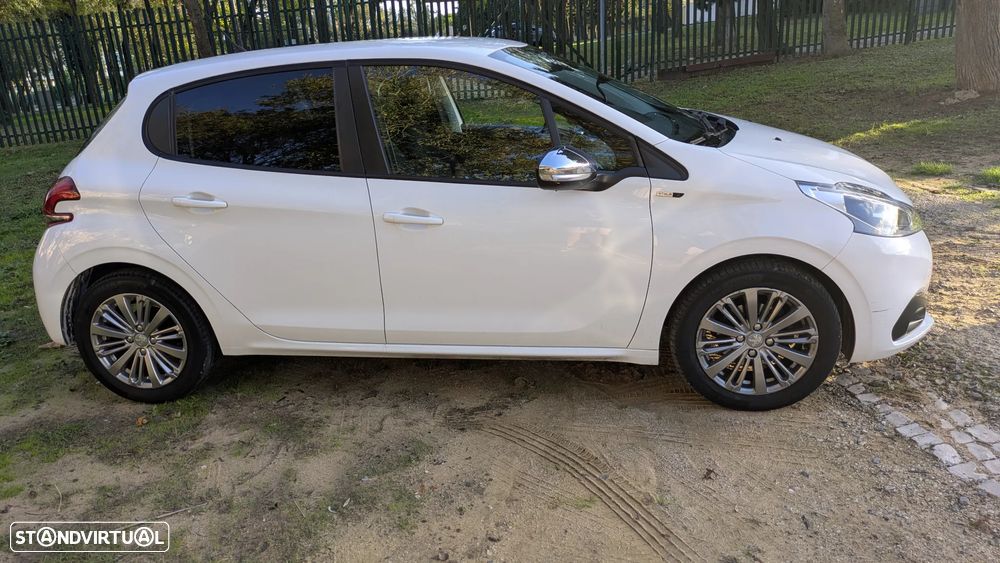 Peugeot 208 1.6 BlueHDi Style - 12