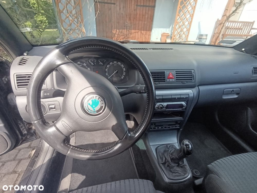 Skoda Octavia 1.6 Classic - 15