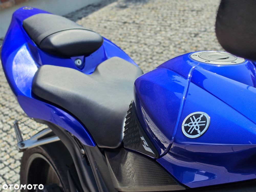 Yamaha R1 - 11