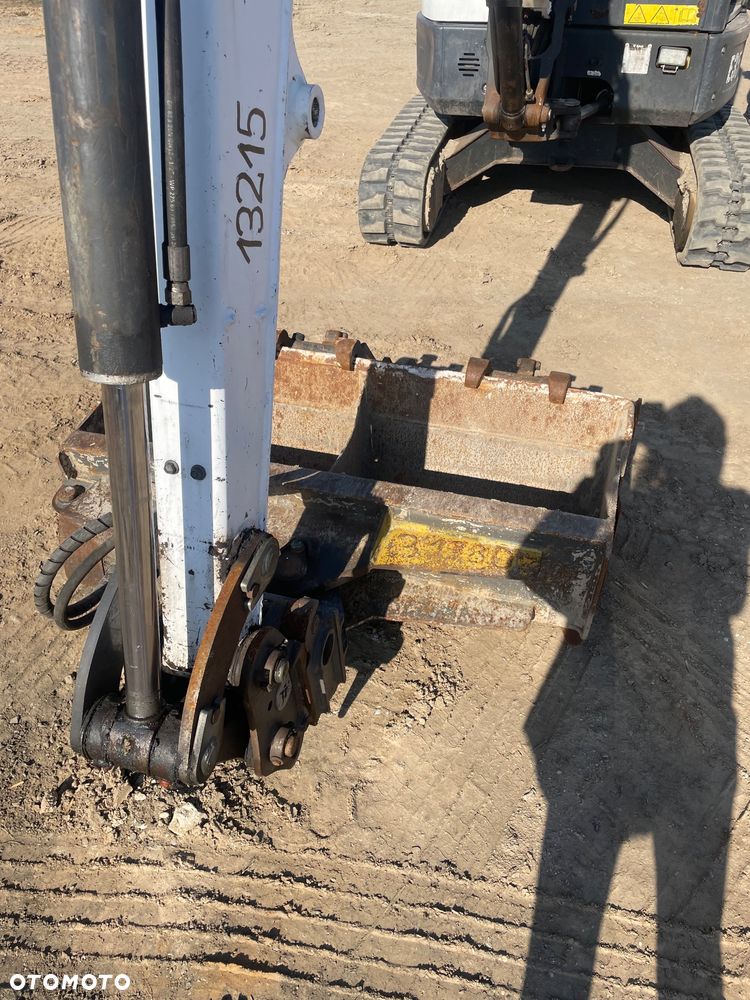 Bobcat E35 - 13