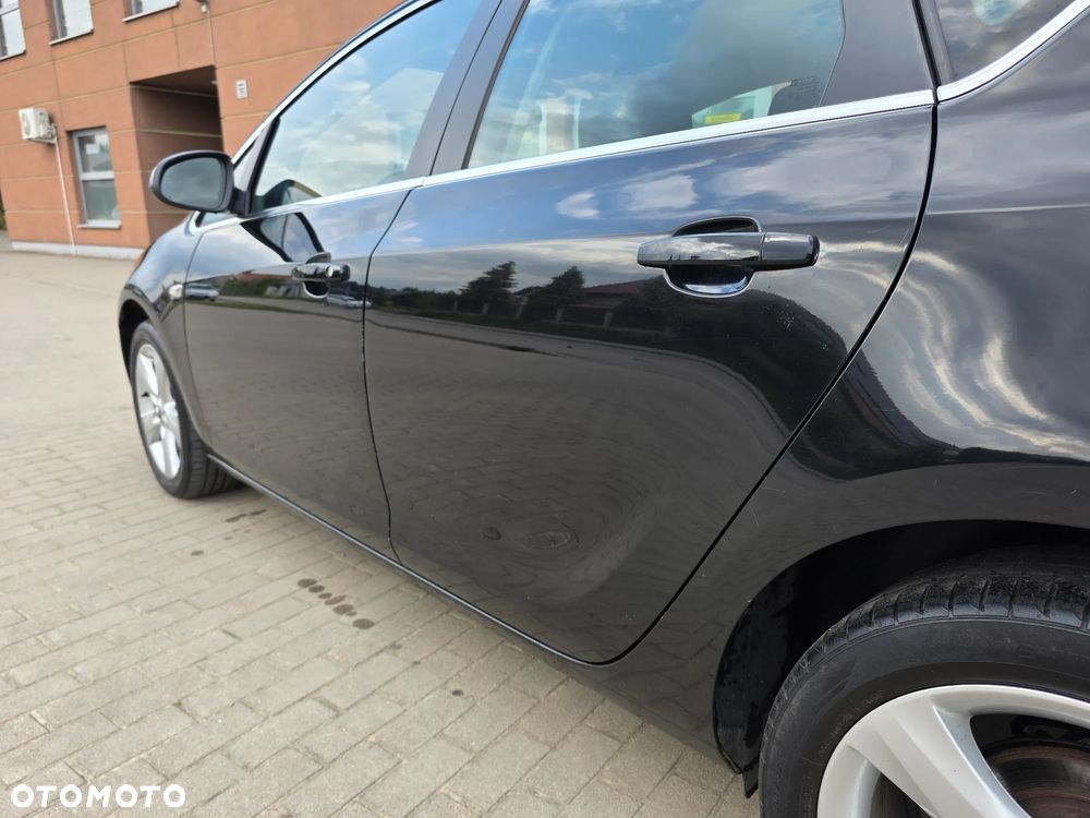 Opel Astra 1.4 Turbo Cosmo - 17