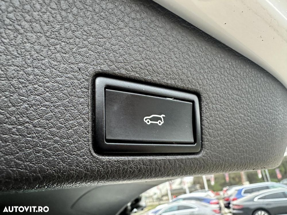 Volkswagen Touareg - 19