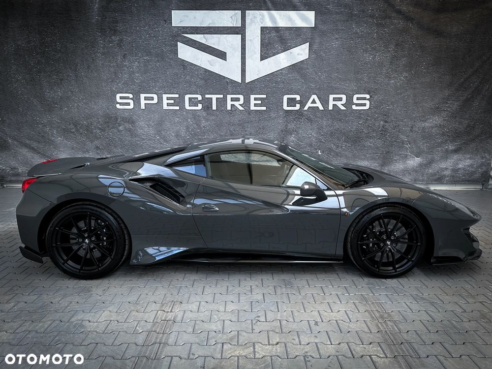 Ferrari 488 Pista - 9