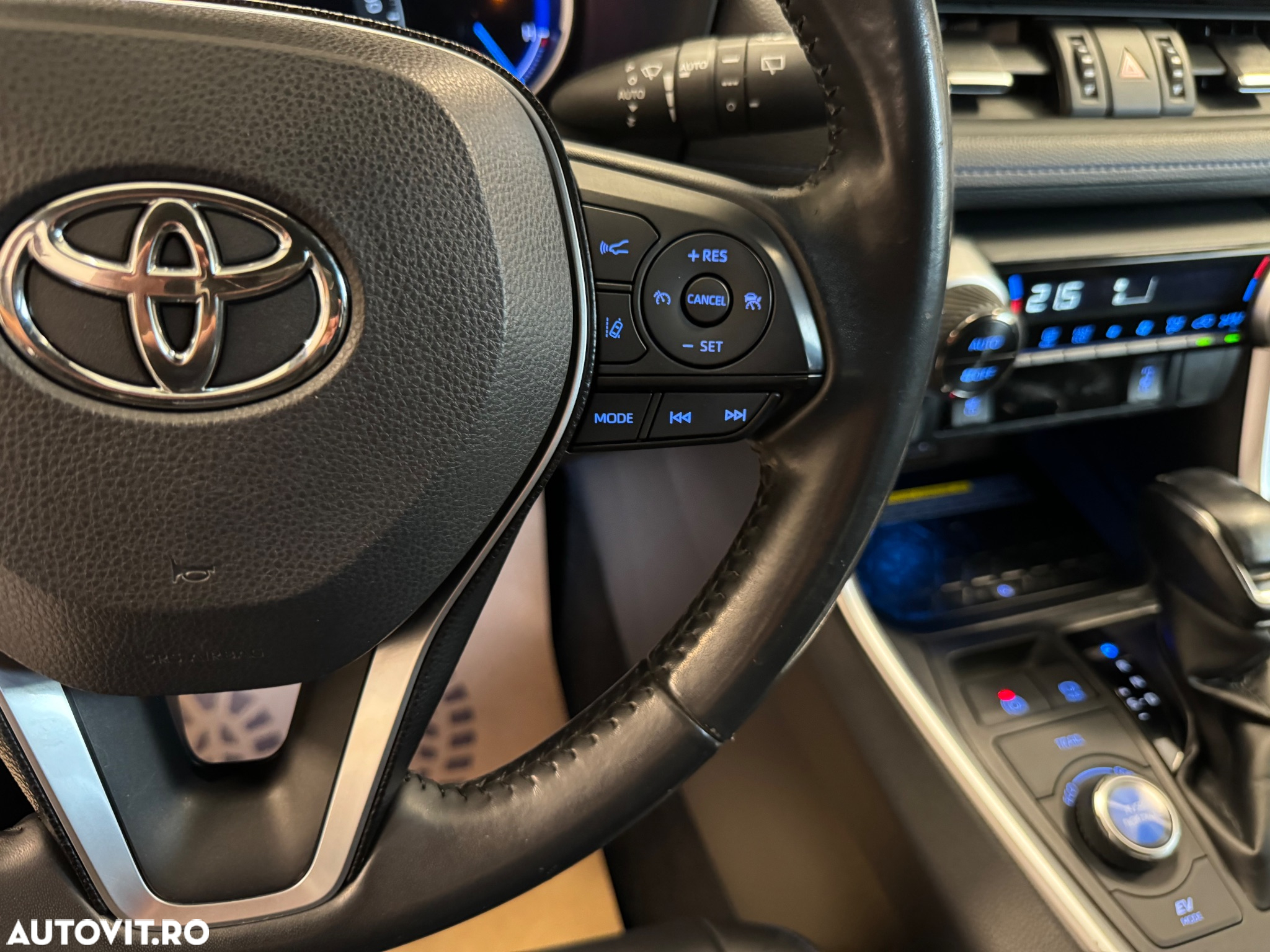 Toyota RAV4 - 10