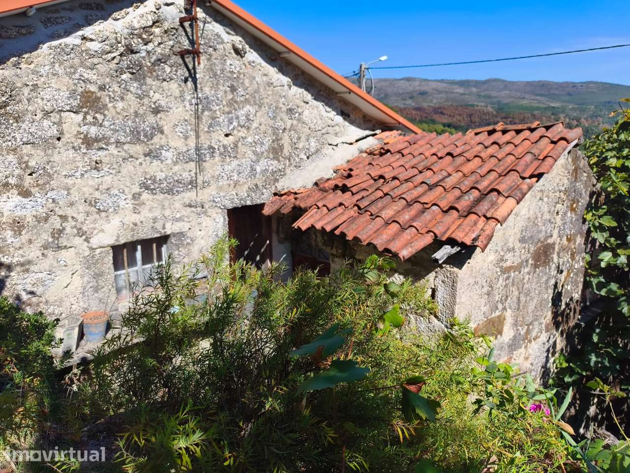 CASA PARA RECONSTRUIR COM TERRENO | VIEIRA DO MINHO - Grande imagem: 4/23
