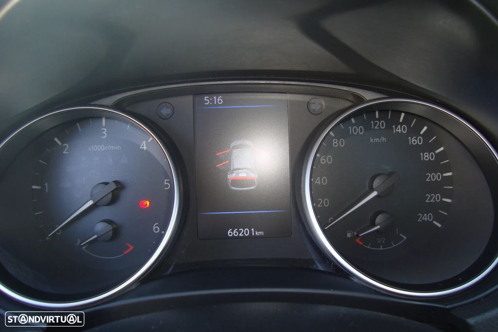 Nissan Qashqai 1.5 dCi N-Connecta J18+Led - 48