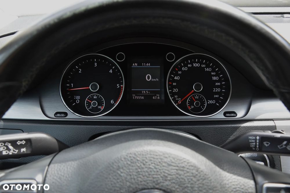 Volkswagen Passat - 26