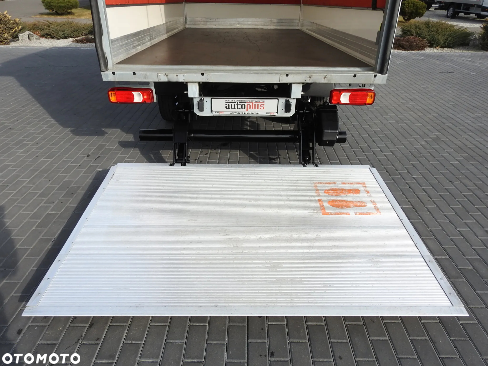 Iveco DAILY 35C16 KONTENER WINDA 8 PALET TEMPOMAT BLIŹNIACZE KOŁA KLIMATYZACJA 160KM [ 732294 ] - 22