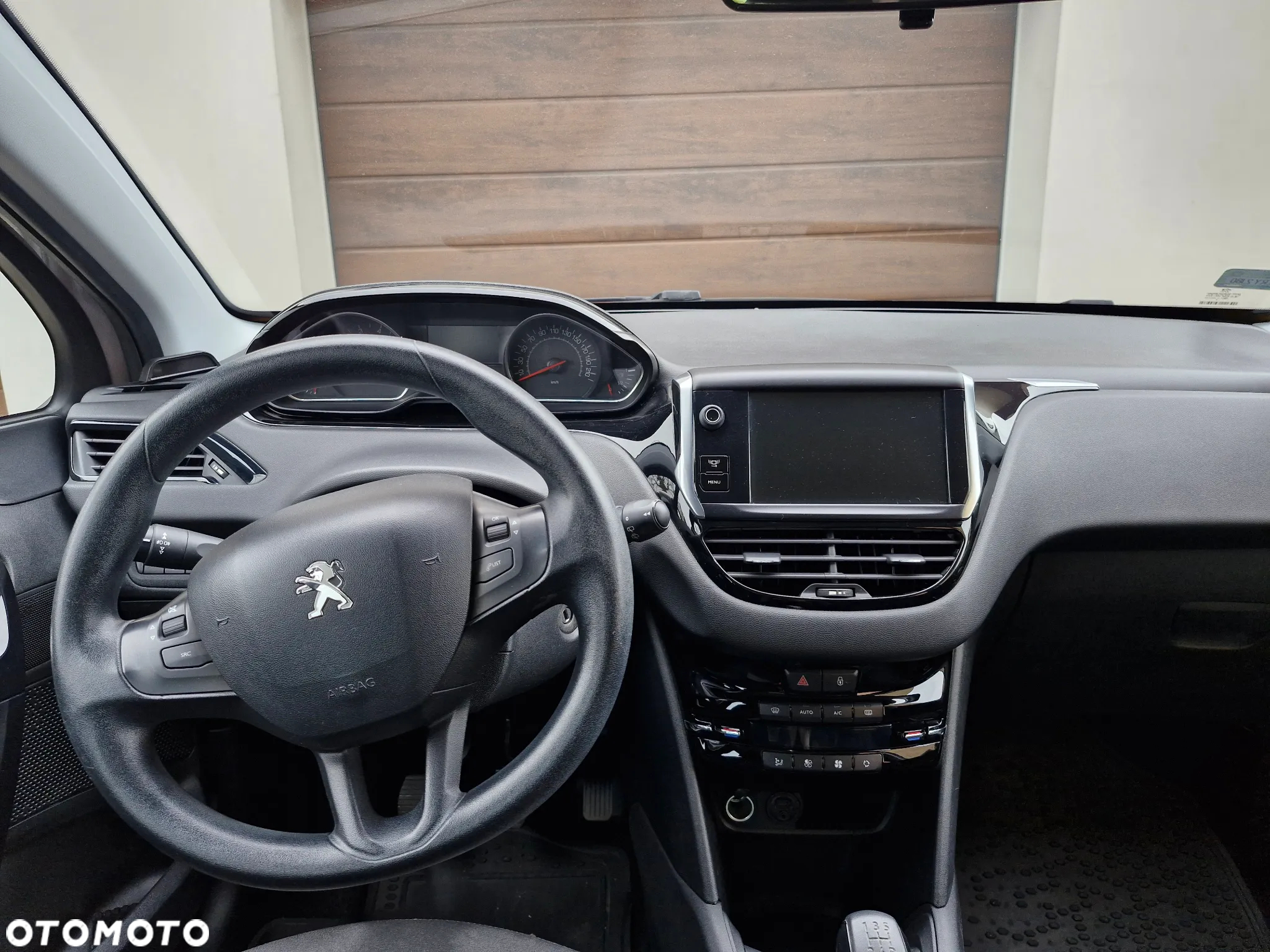 Peugeot 208 - 4