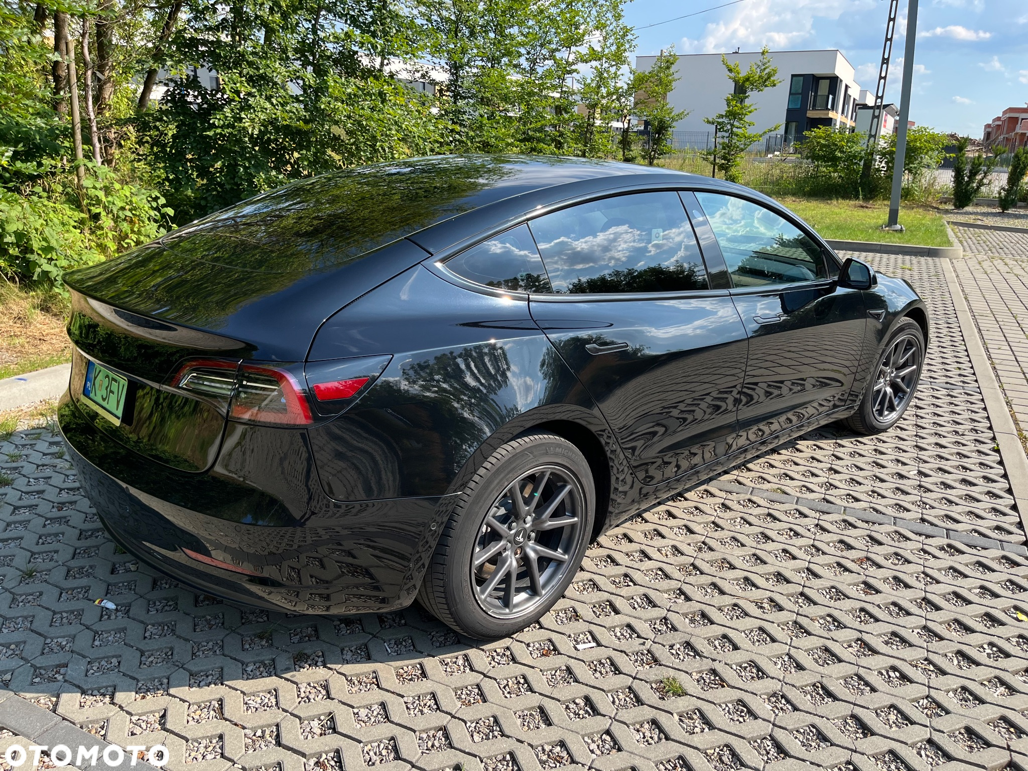 Tesla Model 3 Standard Reichweite Plus Hinterradantrieb - 2