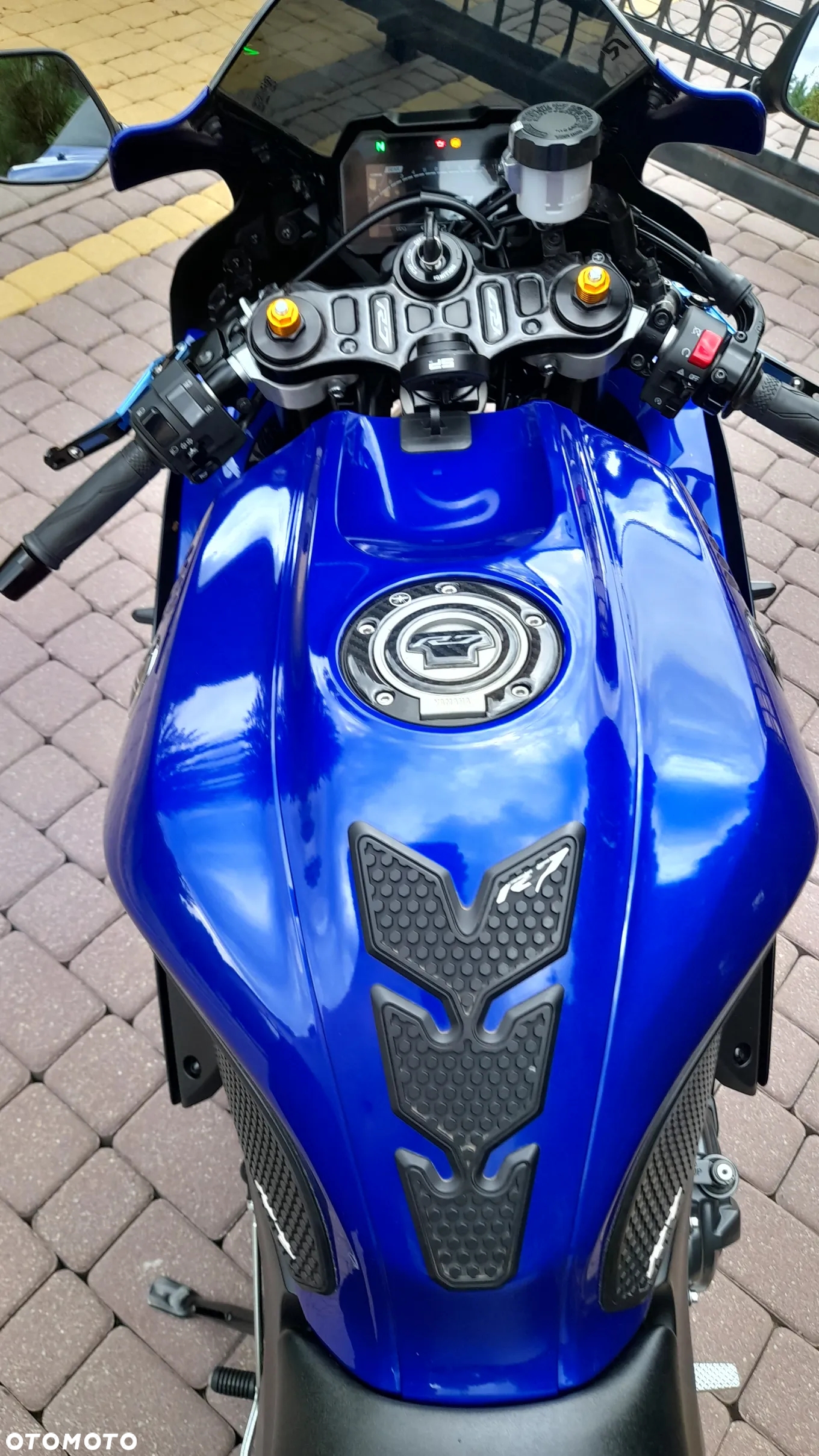 Yamaha R7 - 9
