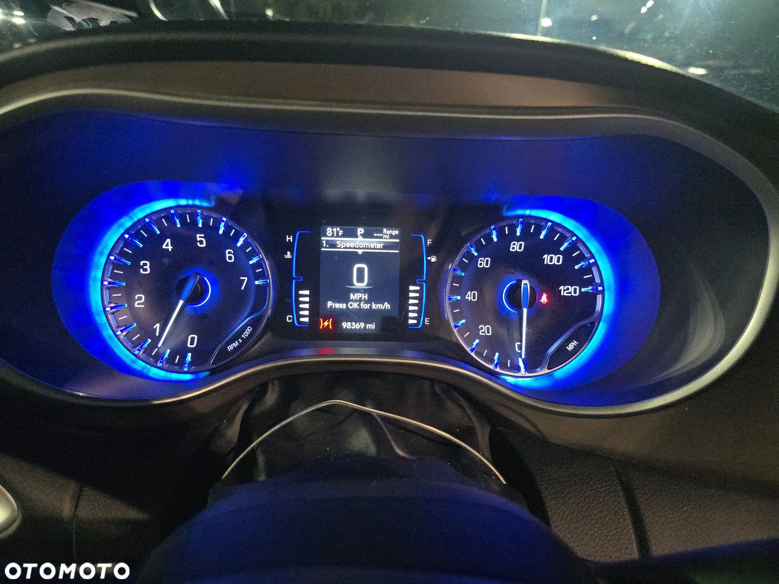 Chrysler Pacifica - 8