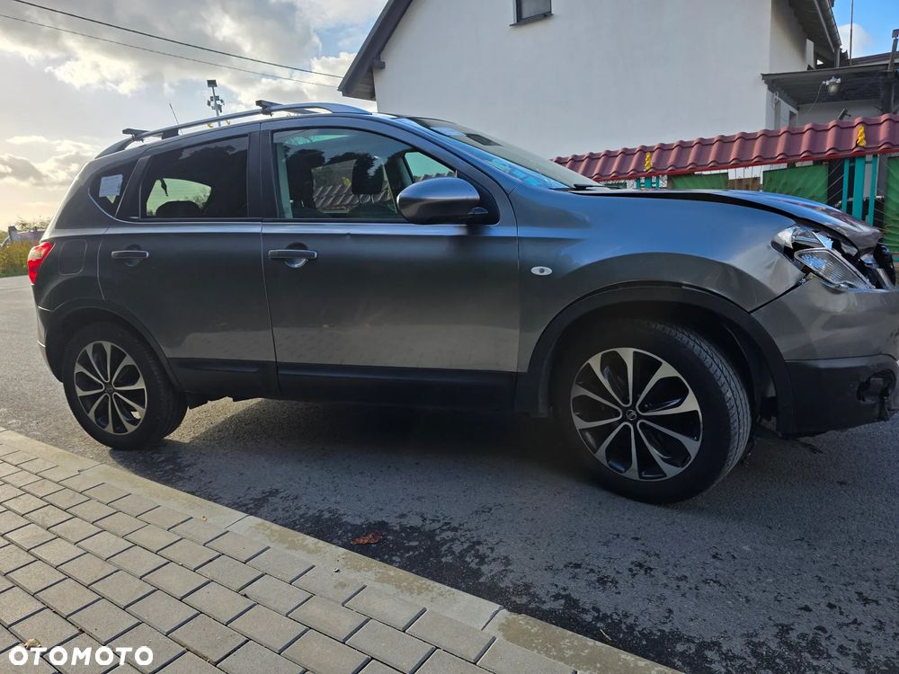 Nissan Qashqai 2.0 dCi 4 x 4 DPF tekna - 34