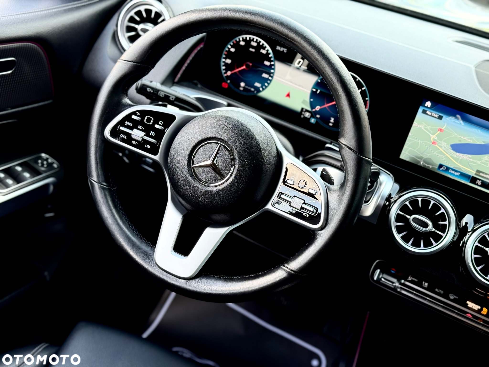 Mercedes-Benz GLB 220 d AMG Line 8G-DCT - 32