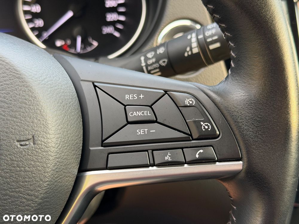 Nissan Qashqai 1.3 DIG-T N-Connecta - 22