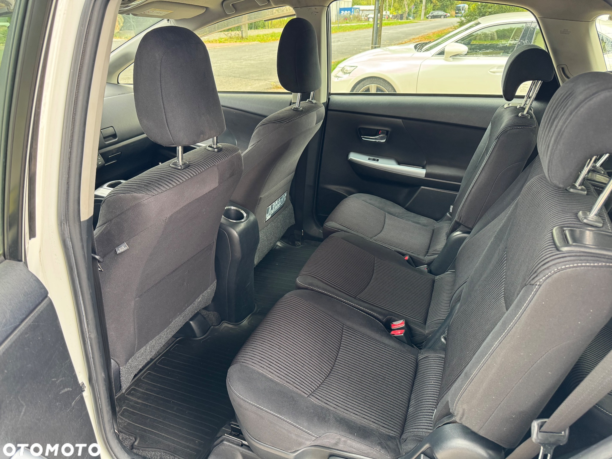 Toyota Prius+ (Hybrid) Comfort - 12