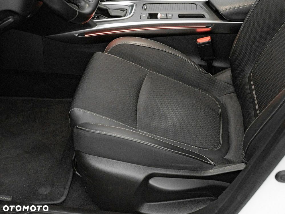 Renault Megane 1.5 Blue dCi Intens EDC - 11