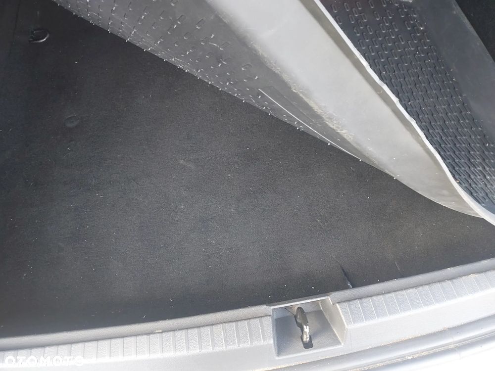 Dacia Duster 1.6 SCe Laureate S&S - 6