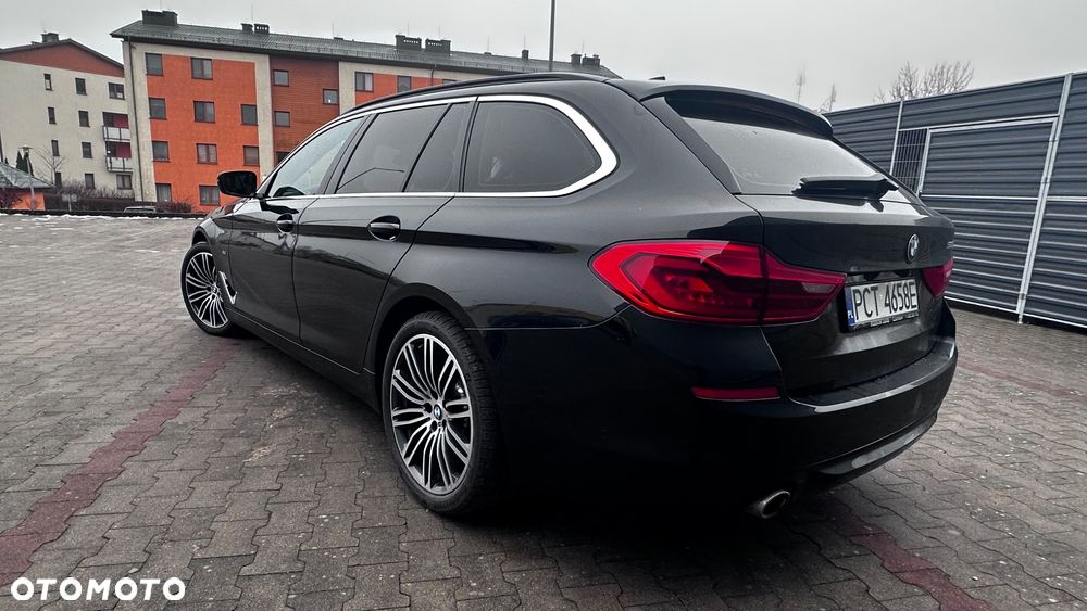 BMW Seria 5 520d Sport Line - 6