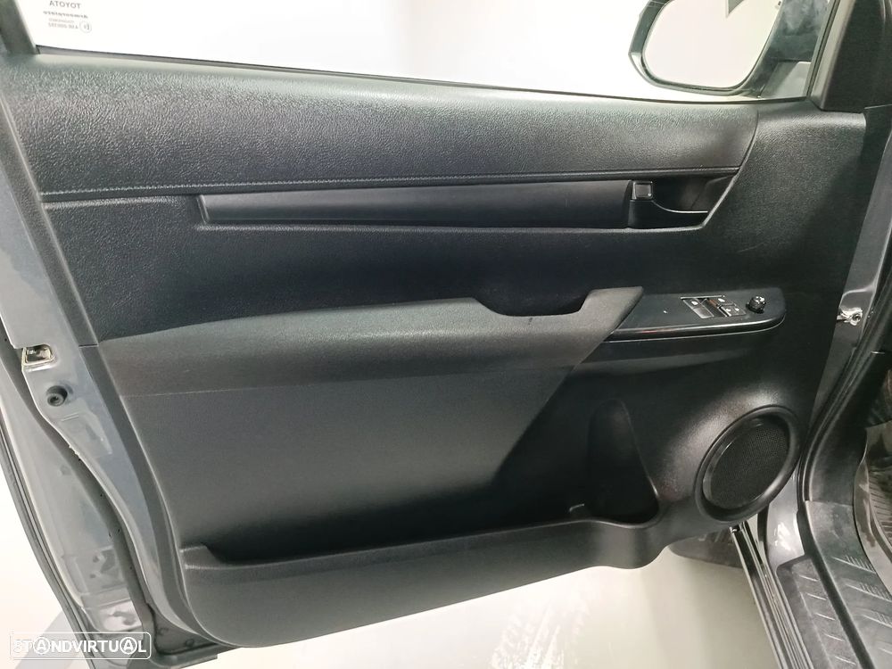 Toyota Hilux - 23