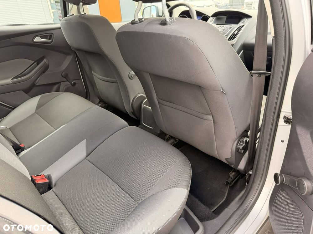 Ford Focus 1.6 TDCi DPF SYNC Edition - 14