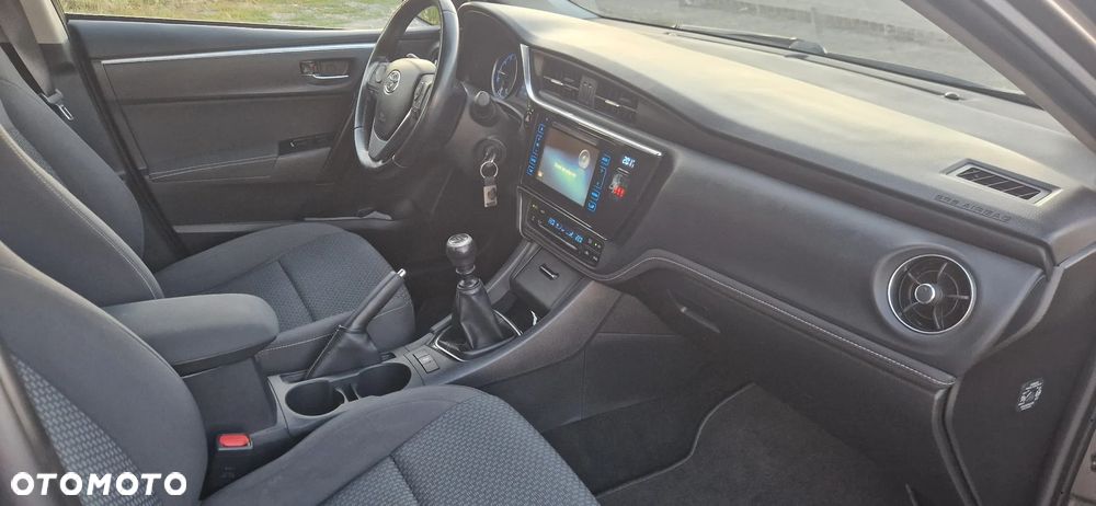 Toyota Corolla 1.6 Comfort - 9