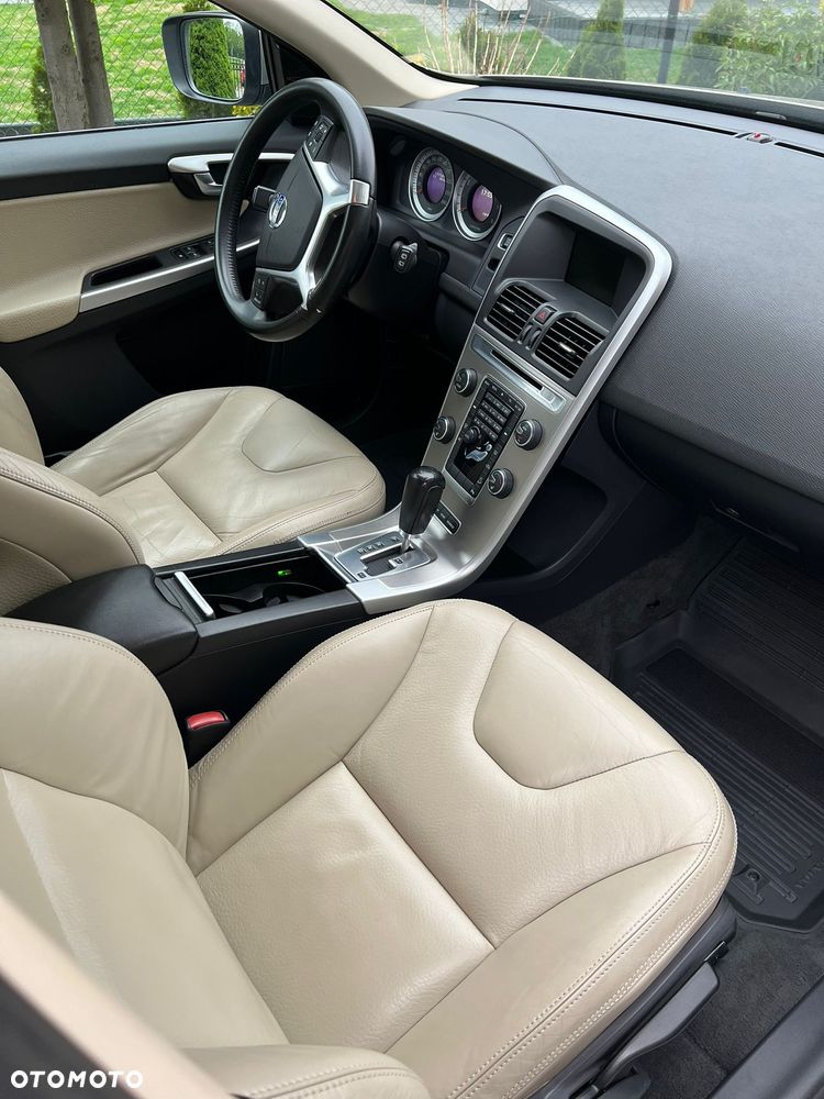 Volvo XC 60 3.2 AWD Summum - 11
